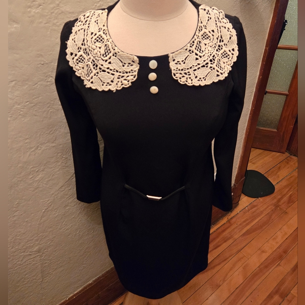 Vintage Lace Collar Dress – Black Midi Prairie Goth / Cottagecore